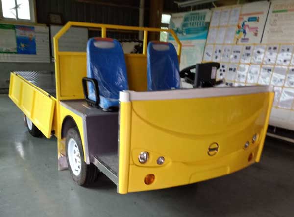 3噸電動(dòng)膠輪車